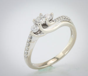 1/2 Carat Diamond (TW) 10kt ring