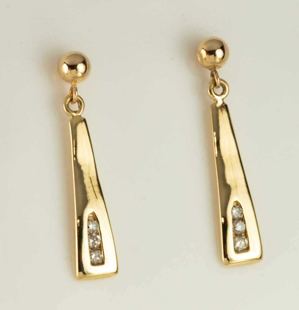 14kt diamond earrings