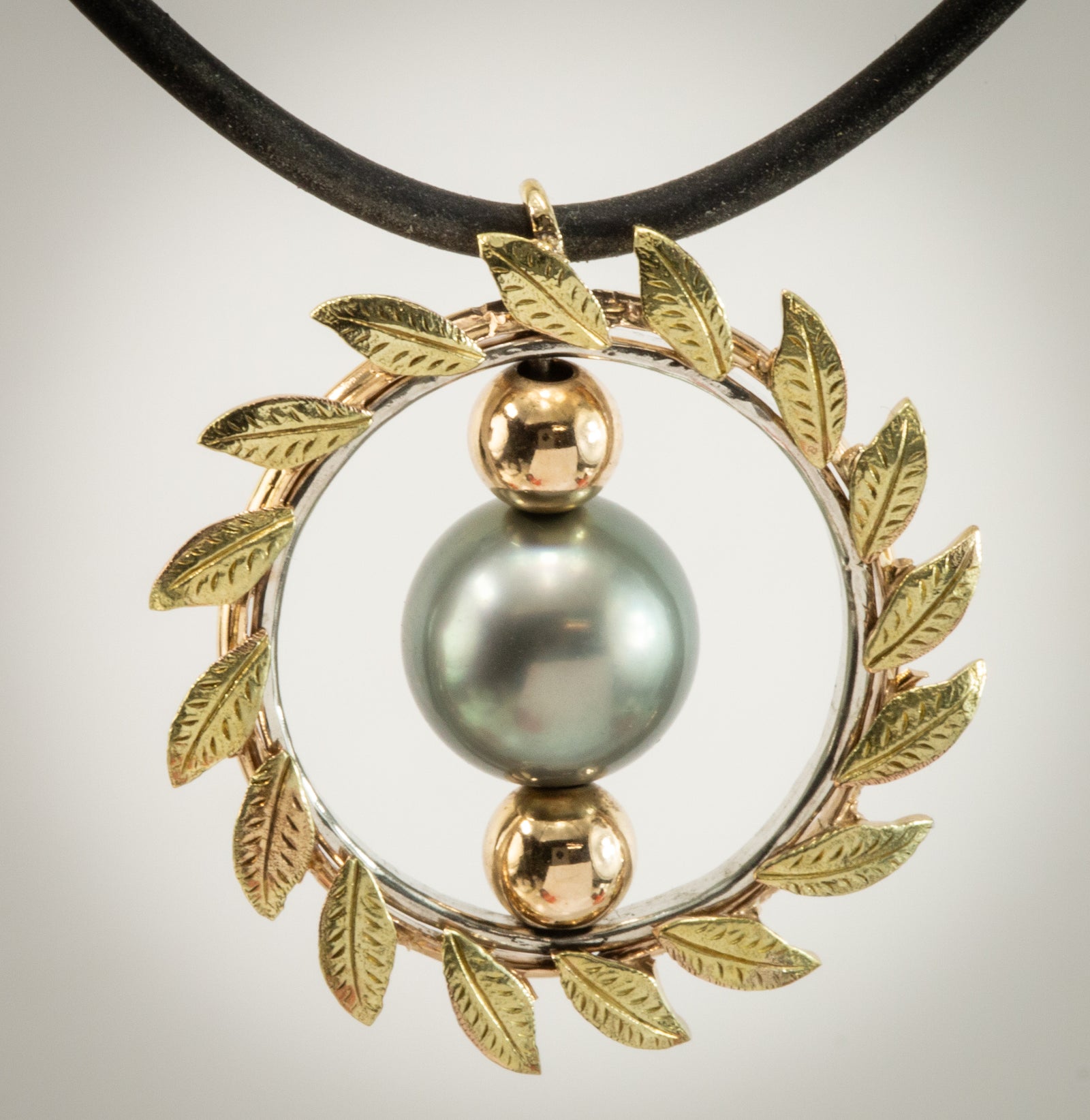 South Sea Pearl Gold Pendant