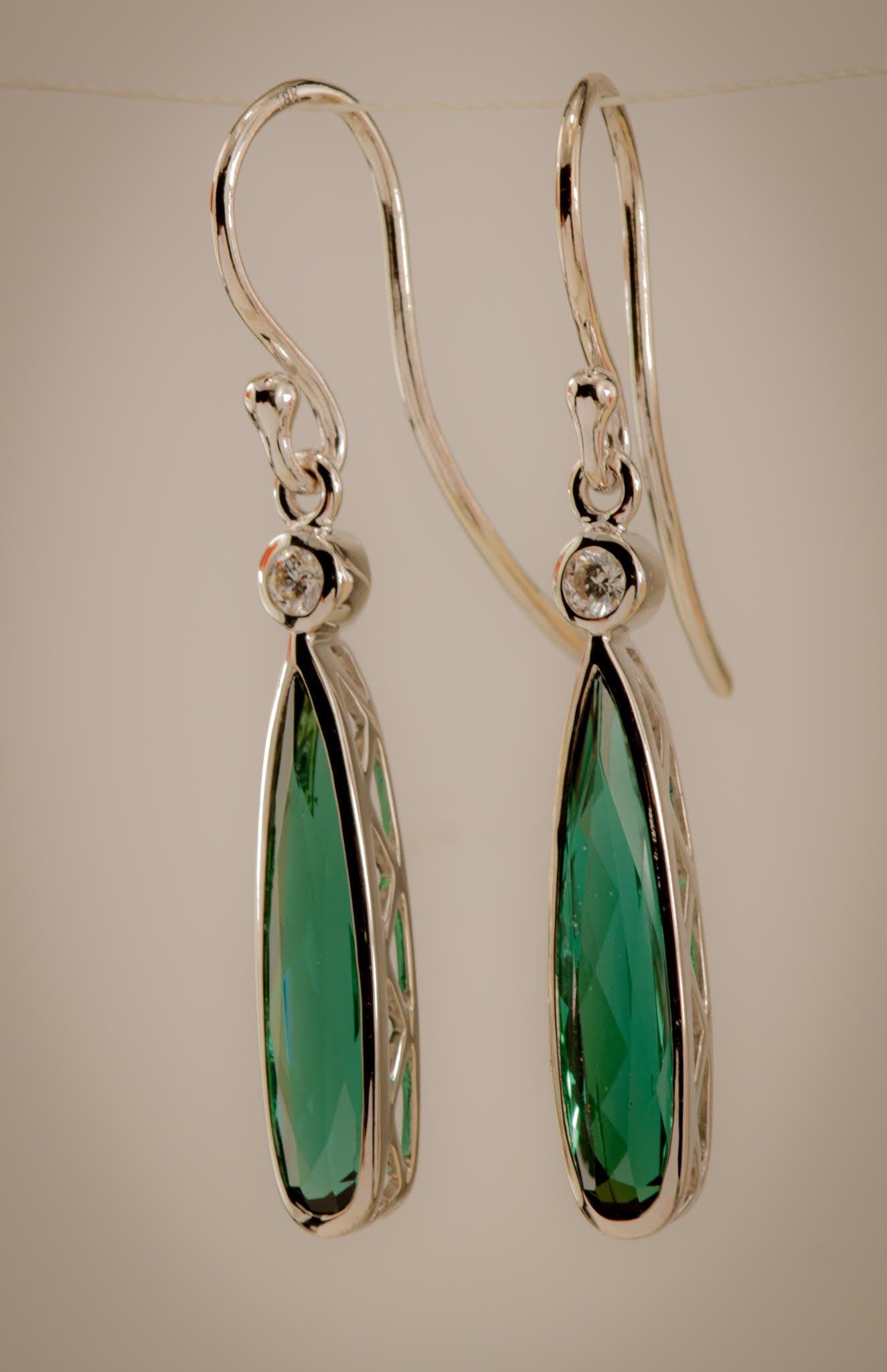 18kt White Gold Tourmaline Earrings
