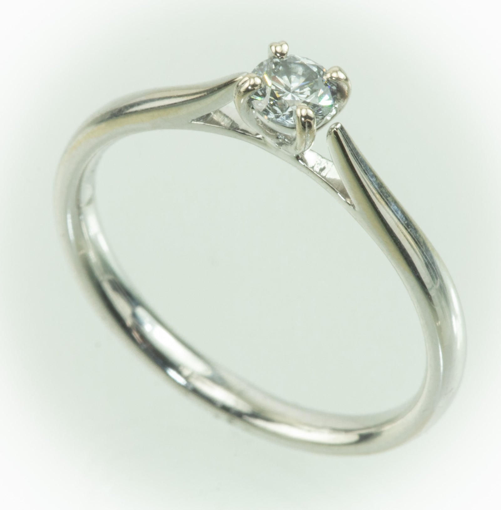 14kt White Gold Lab Diamond Solitaire