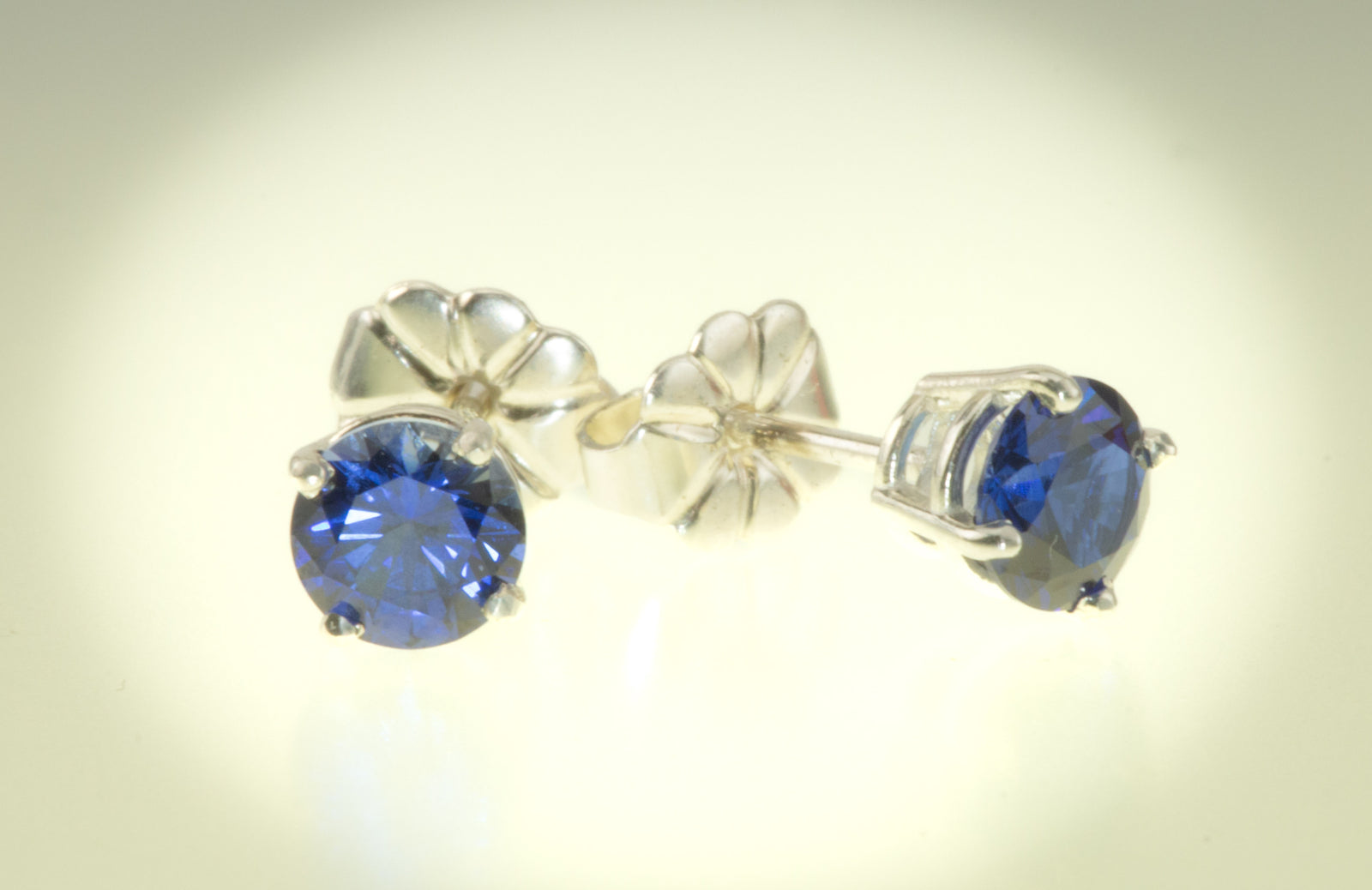 5mm Lab Sapphire Sterling earring