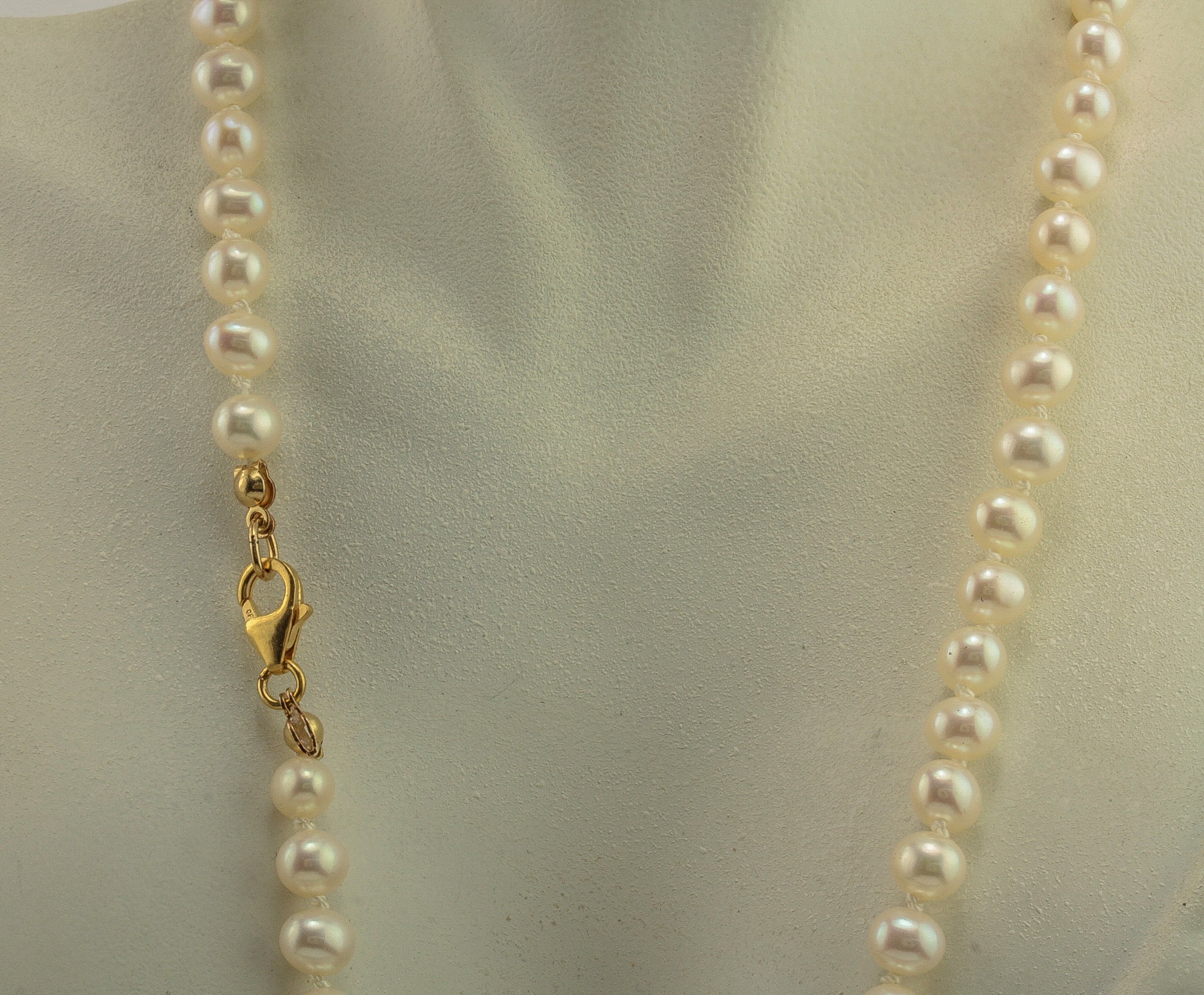 Freshwater Pearl Necklace - Pyramid Studios